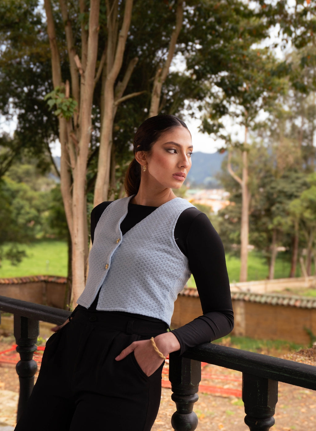 CHALECO TEJIDO ESCOTE V