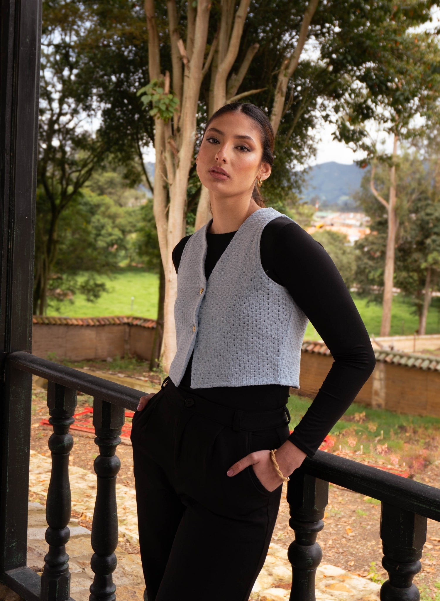 CHALECO TEJIDO ESCOTE V