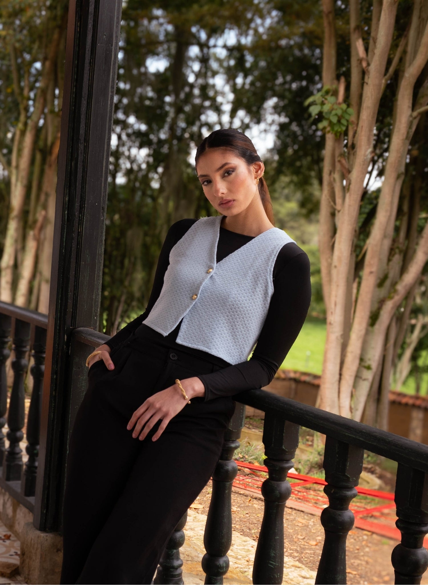 CHALECO TEJIDO ESCOTE V