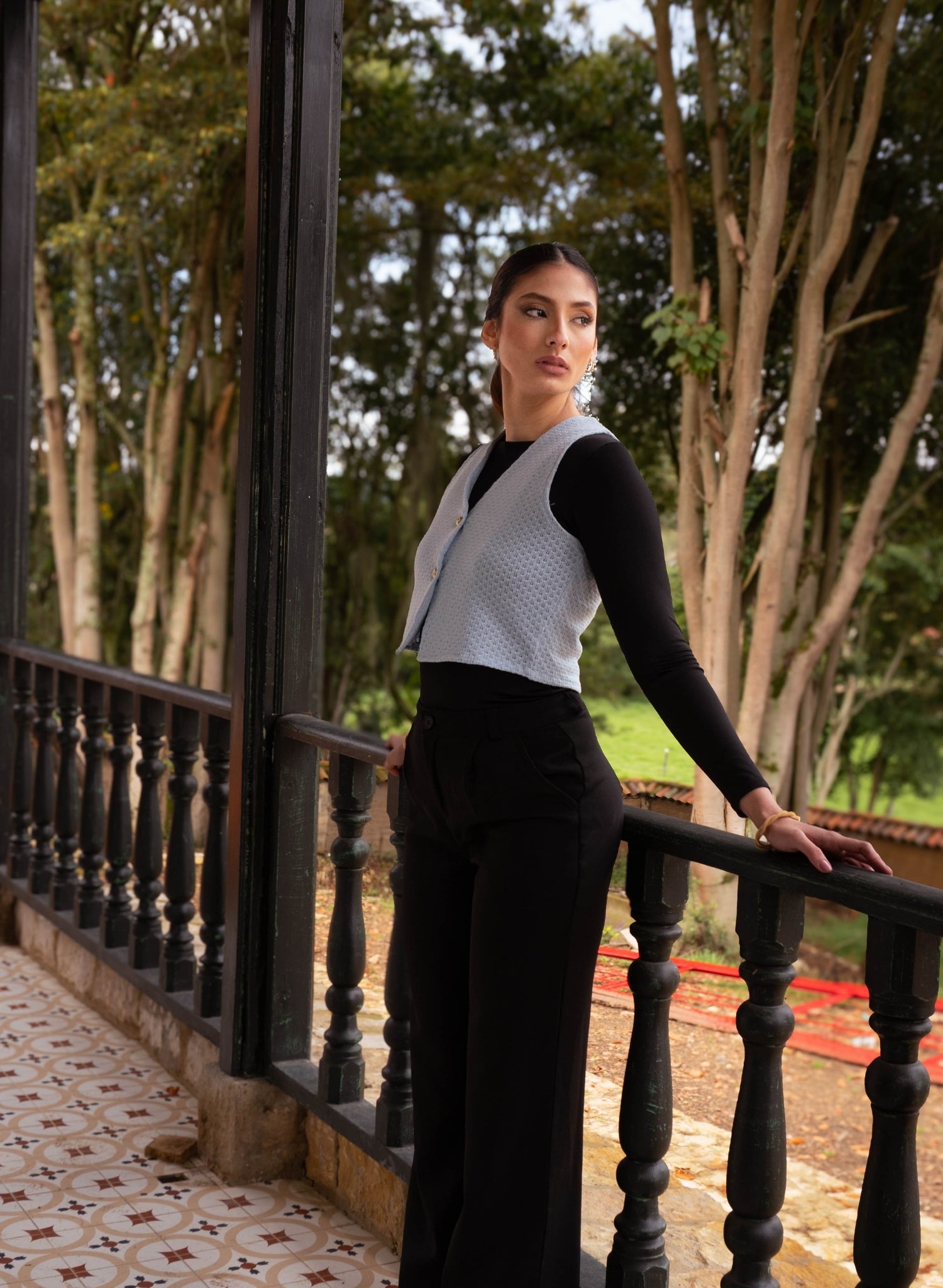 CHALECO TEJIDO ESCOTE V