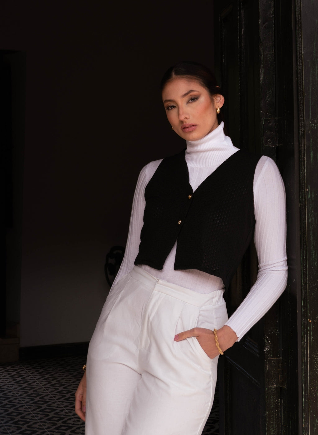 CHALECO TEJIDO COLOR NEGRO