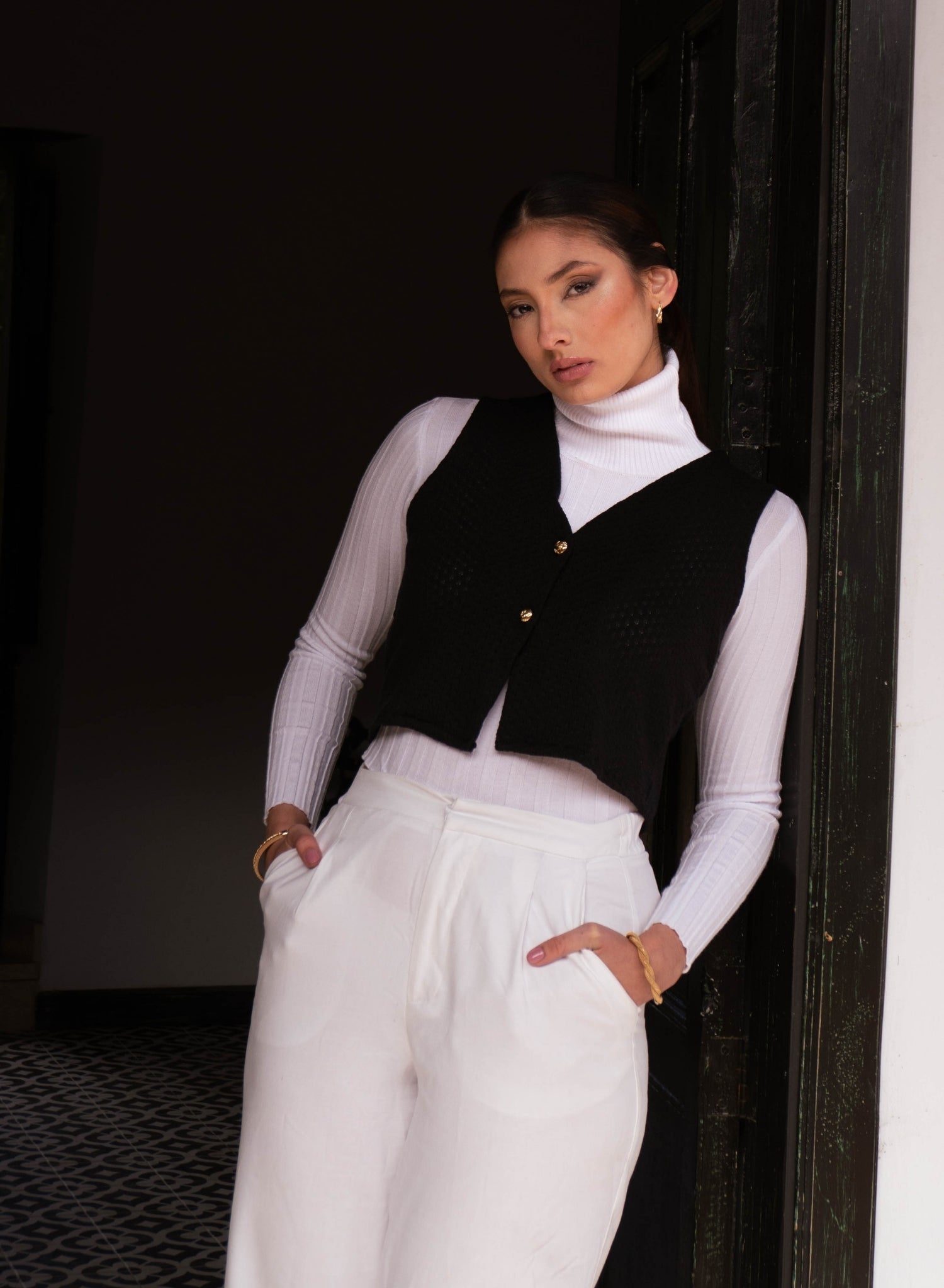 CHALECO TEJIDO COLOR NEGRO