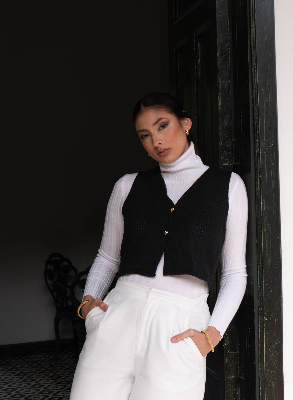 CHALECO TEJIDO COLOR NEGRO